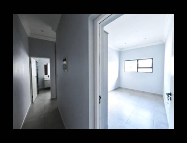 3 BEDROOM APARTMENT FOR SALE IN BRYANSTON
